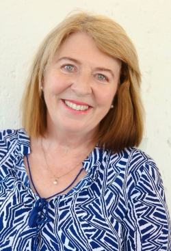 This image has an empty alt attribute; its file name is Elaine%20Macdonald.jpg